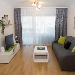 Modern Danube Apartment Wien