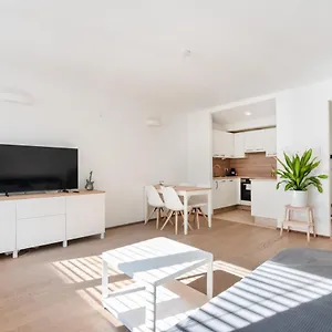 Immersed Into Vienna's Life And Yet A Retreat, Minimum 30 Nights Apartment Wien